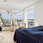 Lejlighed I Penthouse Med Fire Terrasser Balkoner Og En Fantastisk Udsigt Over Odense Havn