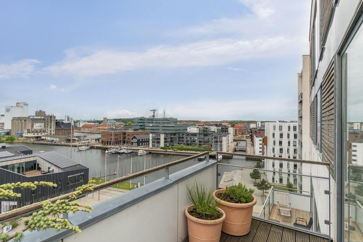 Lejlighed I Penthouse Med Fire Terrasser Balkoner Og En Fantastisk Udsigt Over Havn Casa de férias Odense
