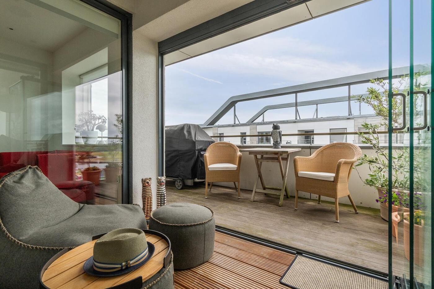Casa de férias Lejlighed I Penthouse Med Fire Terrasser Balkoner Og En Fantastisk Udsigt Over Havn Odense