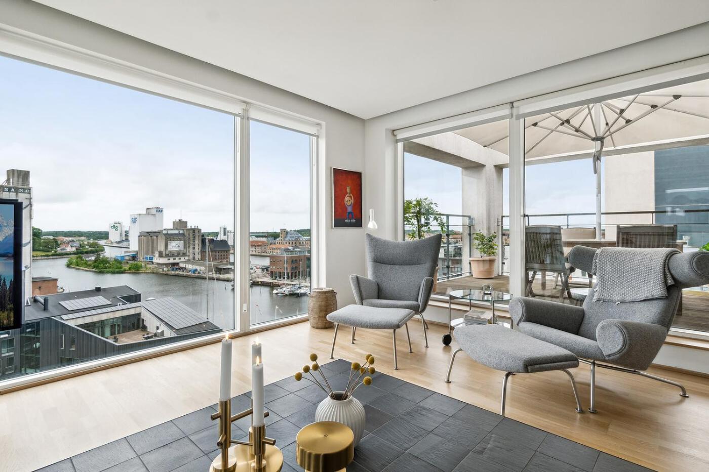 Lejlighed I Penthouse Med Fire Terrasser Balkoner Og En Fantastisk Udsigt Over Havn